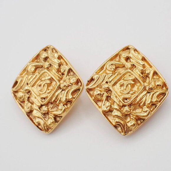 CHANEL CC Logo Diamond Shape Earrings Clip-On Gold GHW France 34KP109 - Picture 1 of 11